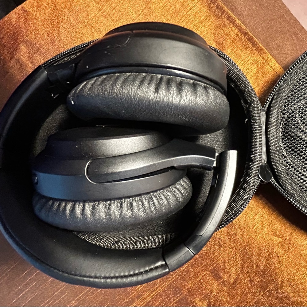 TaoTronics SoundSurge 90 Active Noise Cancelling wireless stereo Headphones - Picture 8 of 9